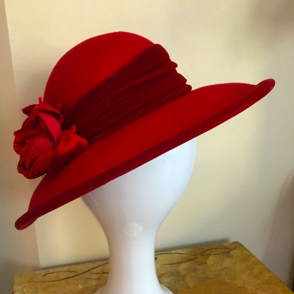 Vintage red wool felted hat